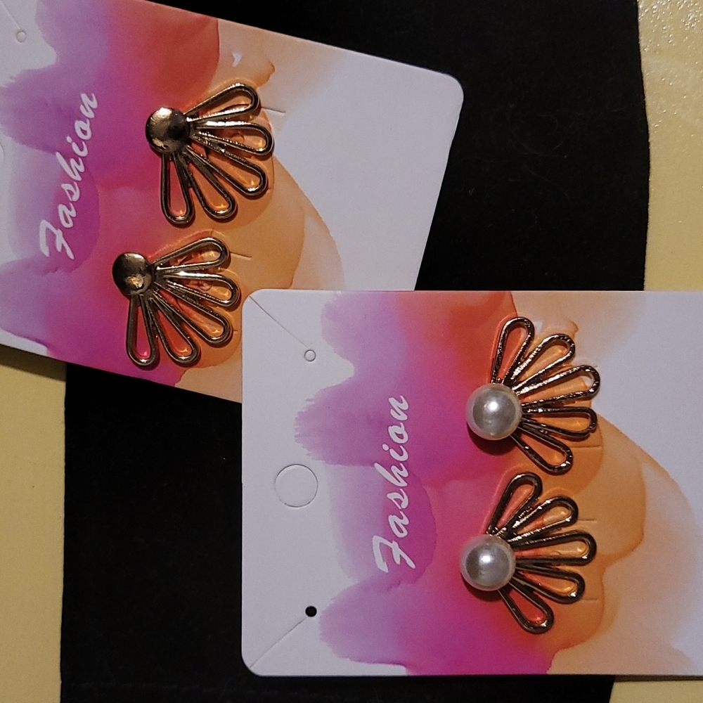 3/$18 2 pack of Fun, Fashionable Earrings.